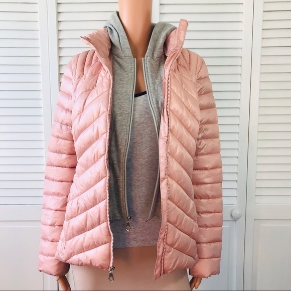 GUESS Pink Lightweight Hooded Puffer Jacket Size Small - Picture 5 of 13